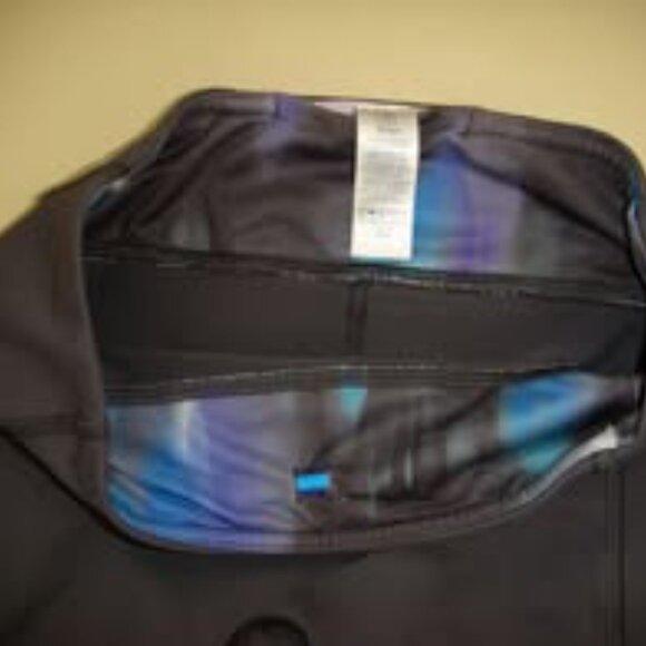 Ivivva Girl by Lululemon 🍋Sprint Radness 7/8 Pant grey blue mesh size 10 - Picture 3 of 5